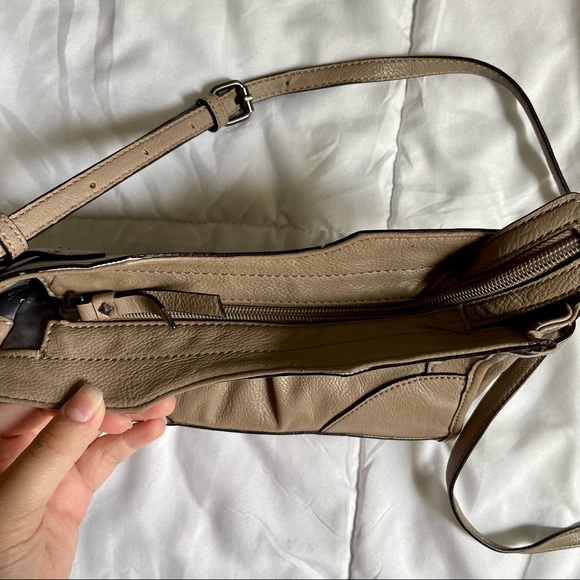 Simply Vera Wang Crossbody Purse Tan/Beige - Picture 5 of 8